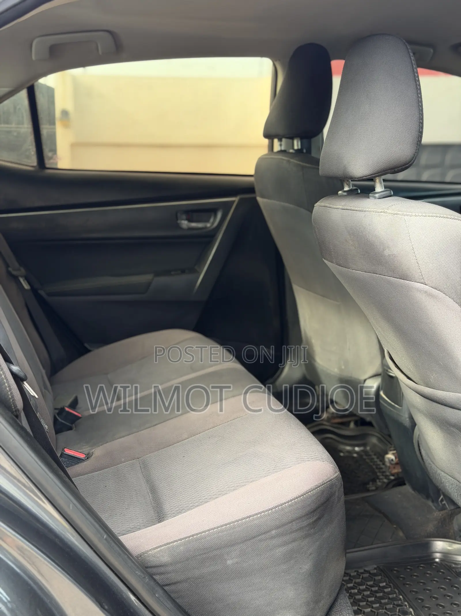 Toyota Corolla LE 4dr Sedan (1.8L 4cyl CVT) 2017 Gray