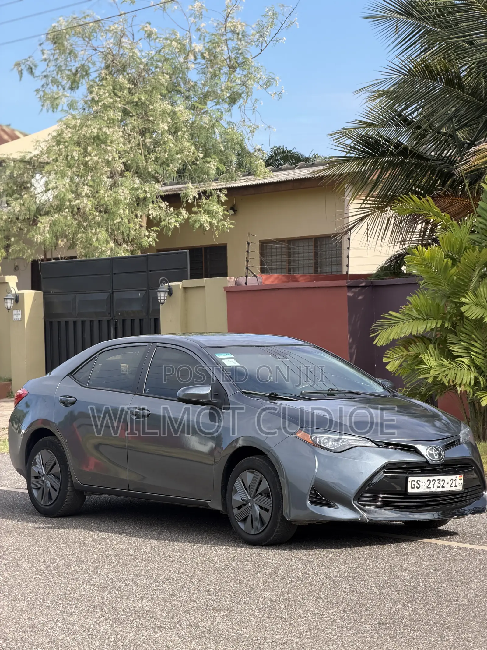 Toyota Corolla LE 4dr Sedan (1.8L 4cyl CVT) 2017 Gray