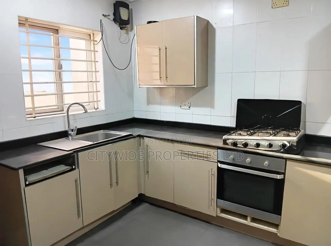 4bdrm House in Baatsona Total for rent