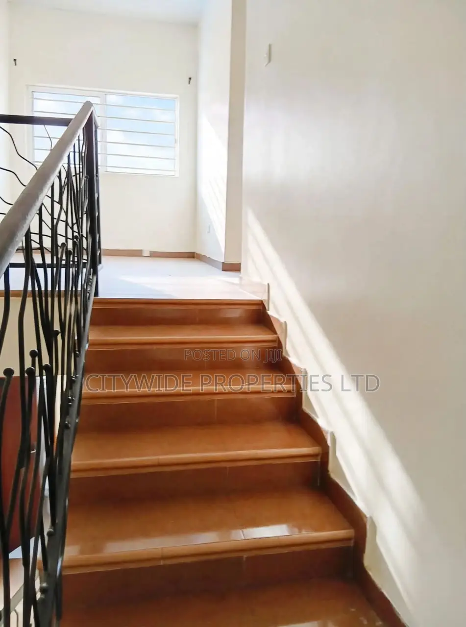 4bdrm House in Baatsona Total for rent