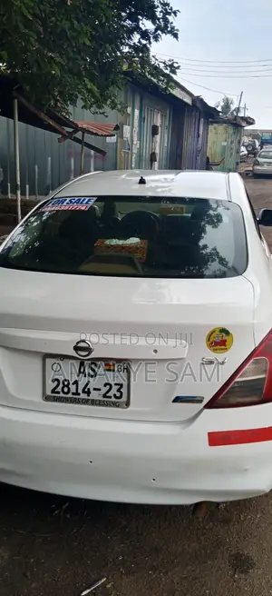 Nissan Versa 1.6 SV Sedan 2012 White