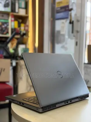 Laptop Dell Precision 7750 16GB Intel Xeon SSD 512GB
