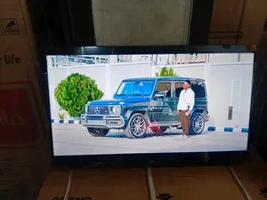 TCL 32-Inch Slim Design Television Modern Style for Your Home