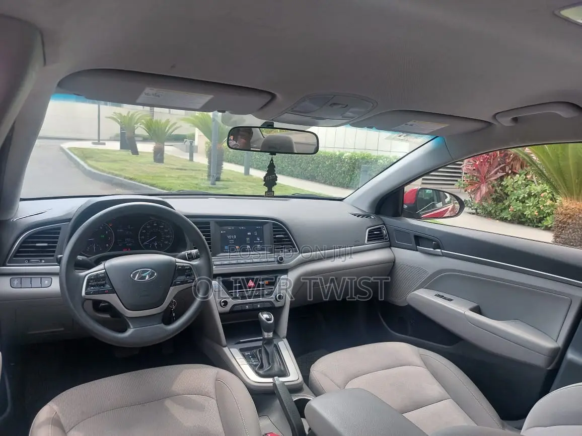 Hyundai Elantra SE 2018 Red