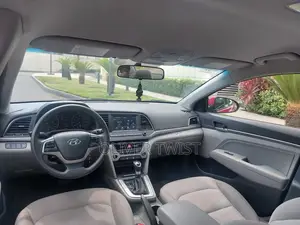 Hyundai Elantra SE 2018 Red