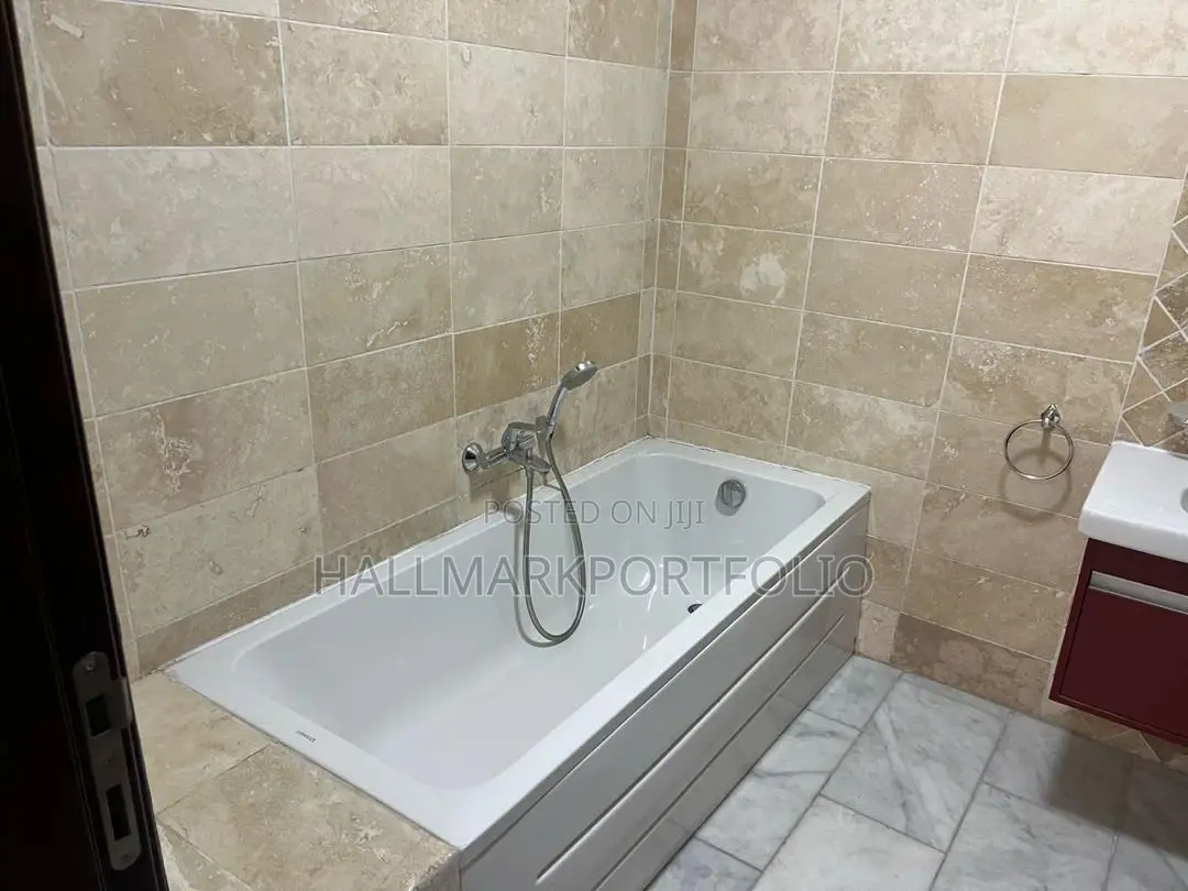 3bdrm Apartment in Airport Residential for sale