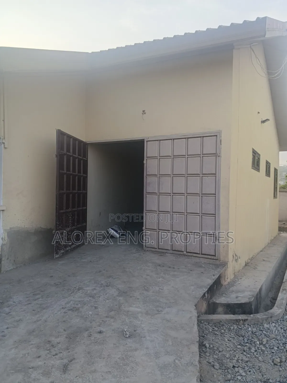 3bdrm Apartment in Abokobi, Pentecost for rent