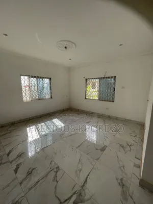 1bdrm Room & Parlour in Adenta Commandos for rent