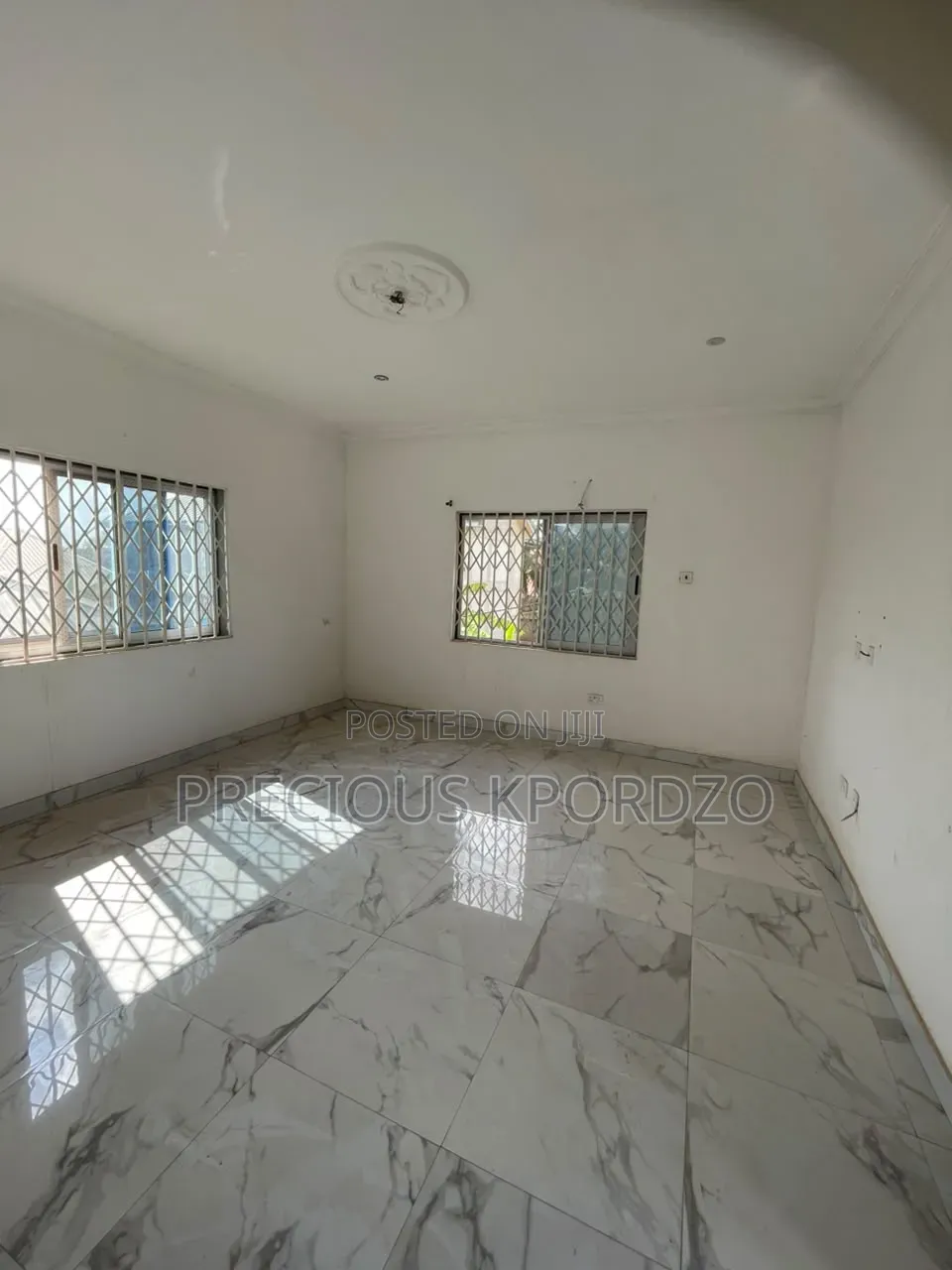 1bdrm Room & Parlour in Adenta Commandos for rent
