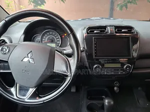 Mitsubishi Attrage 2016 Silver