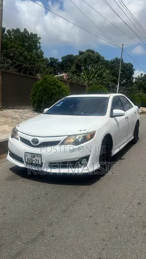 Toyota Camry SE Sport 4dr Sedan w/Prod. End 11/13 (2.5L 4cyl 6A) 2014