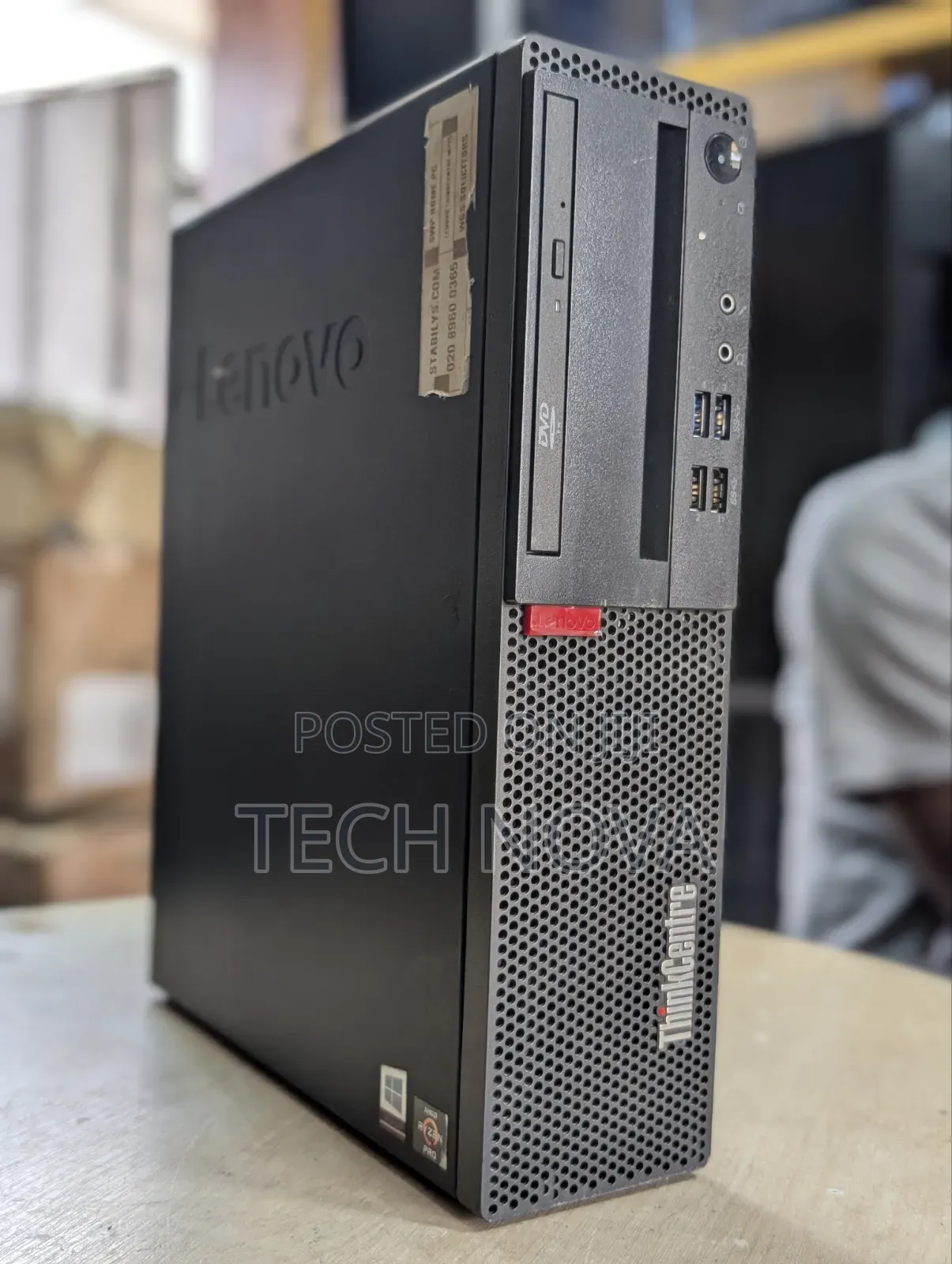 Desktop Computer Lenovo ThinkCentre M720 8GB AMD Ryzen 5 SSD 256GB