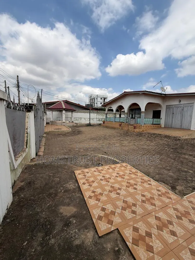 4bdrm House in Spintex Baatsona for sale