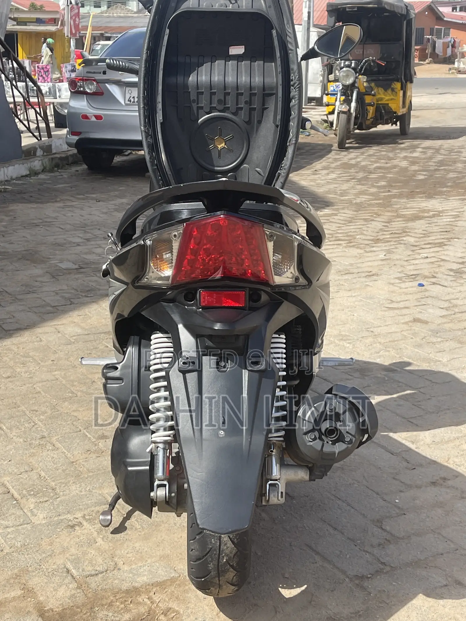SYM Symnh 2025 Black