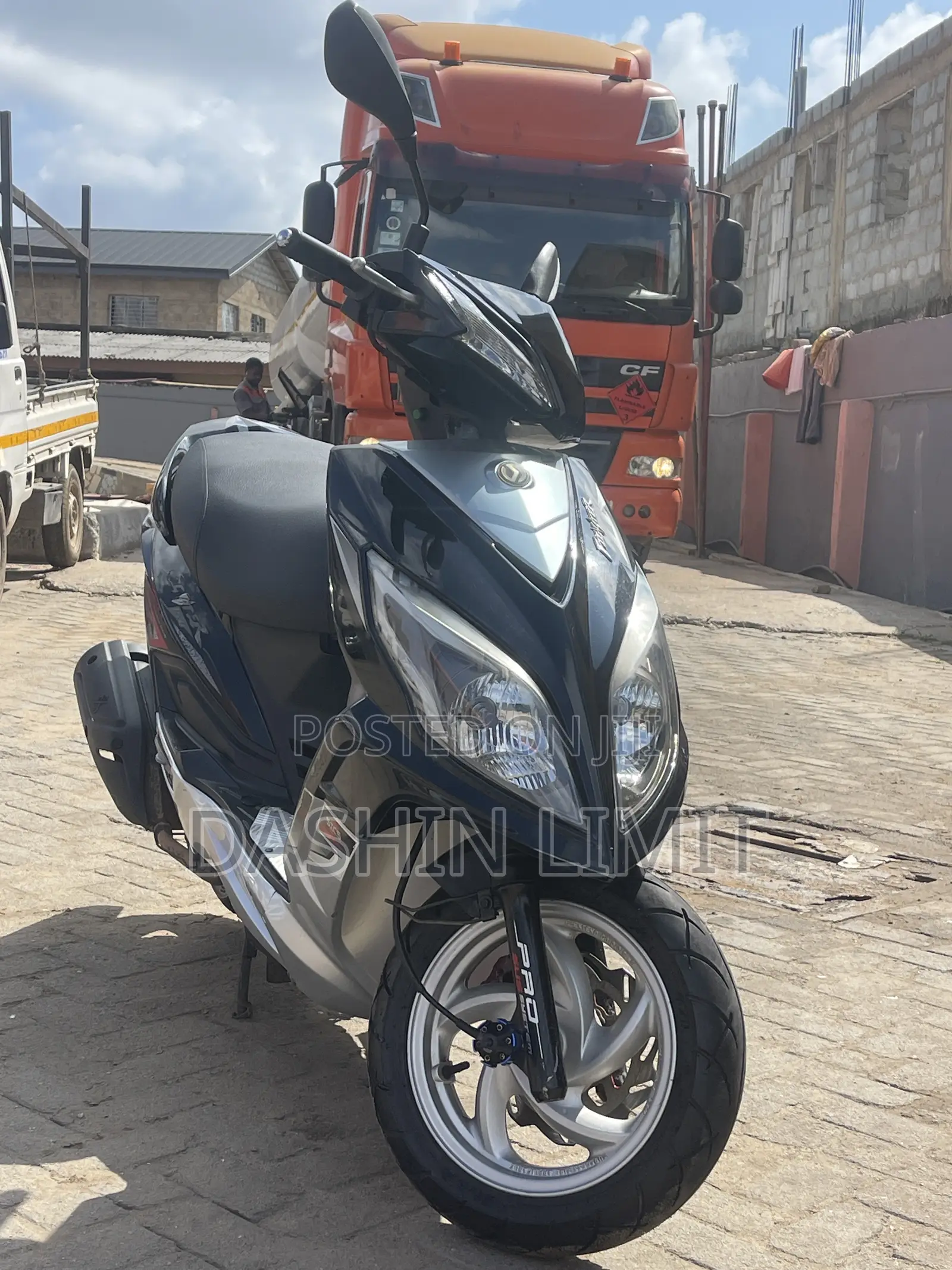 SYM Symnh 2025 Black