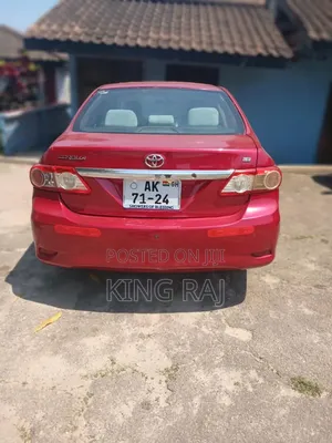 Toyota Corolla LE 4dr Sedan (1.8L 4cyl 4A) 2013 Silver
