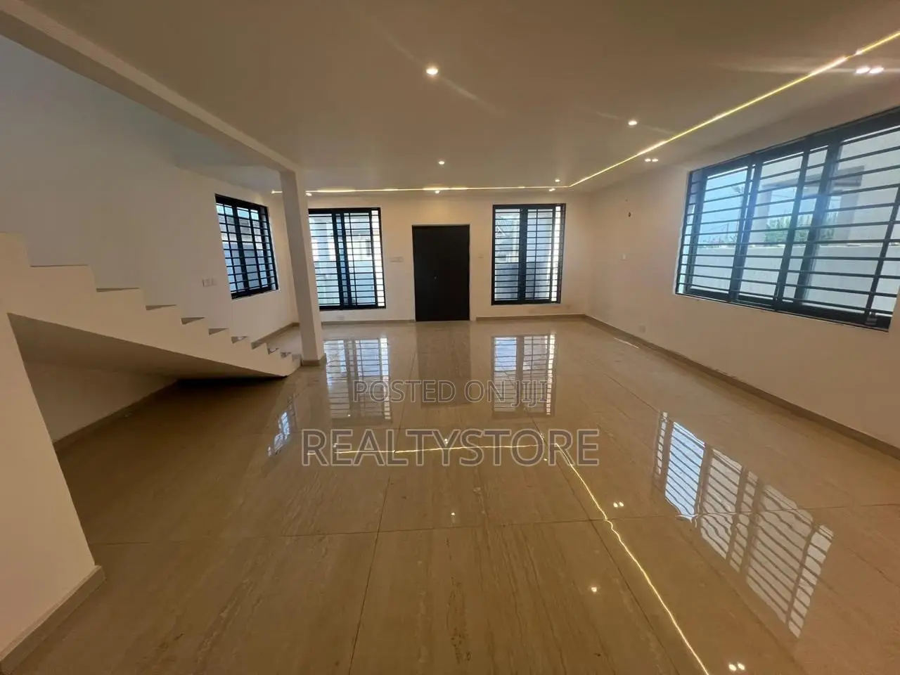 4bdrm House in Pokuase, Accra Metropolitan for sale