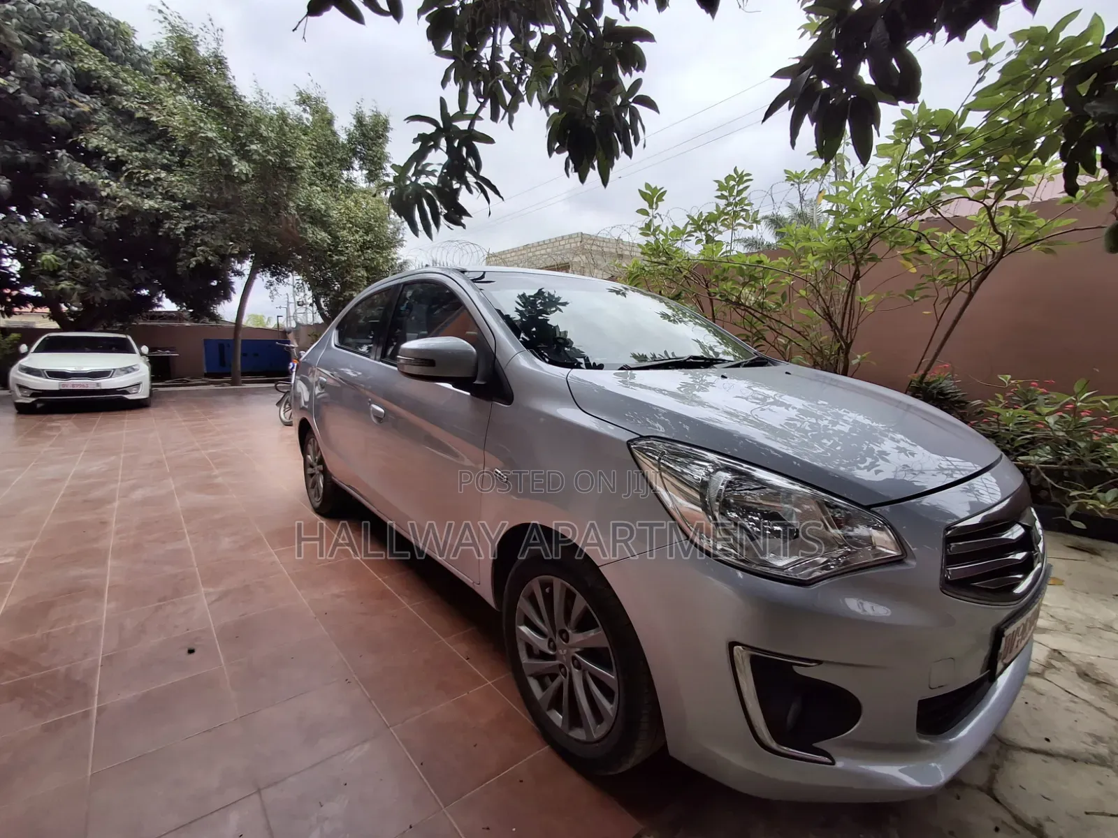 Mitsubishi Attrage 2016 Silver
