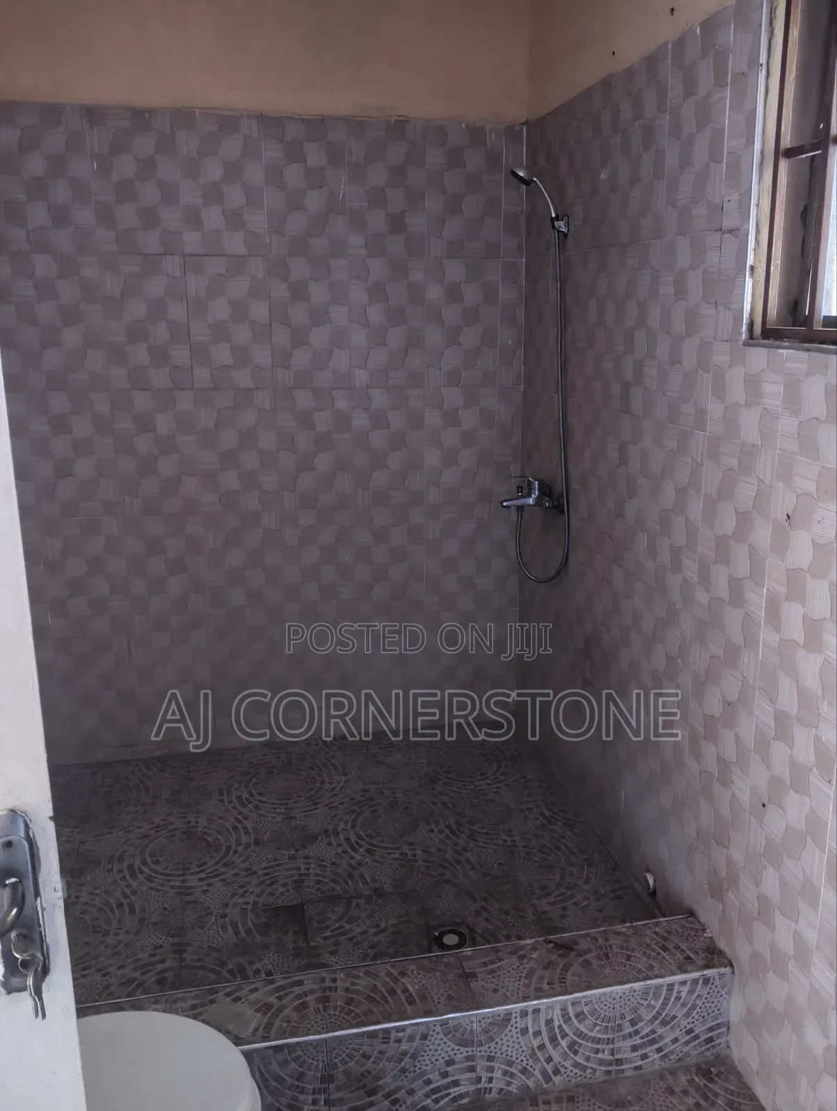 3bdrm Apartment in Amasaman for rent