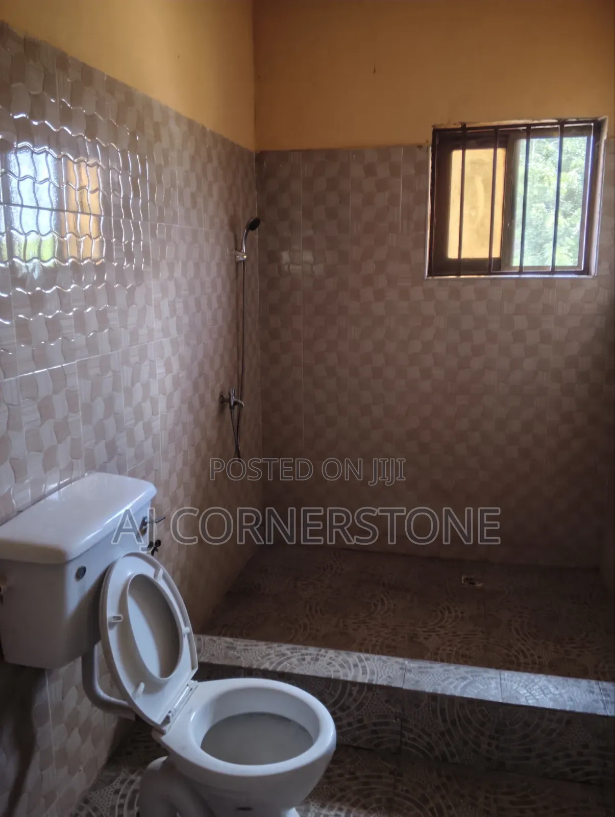 3bdrm Apartment in Amasaman for rent