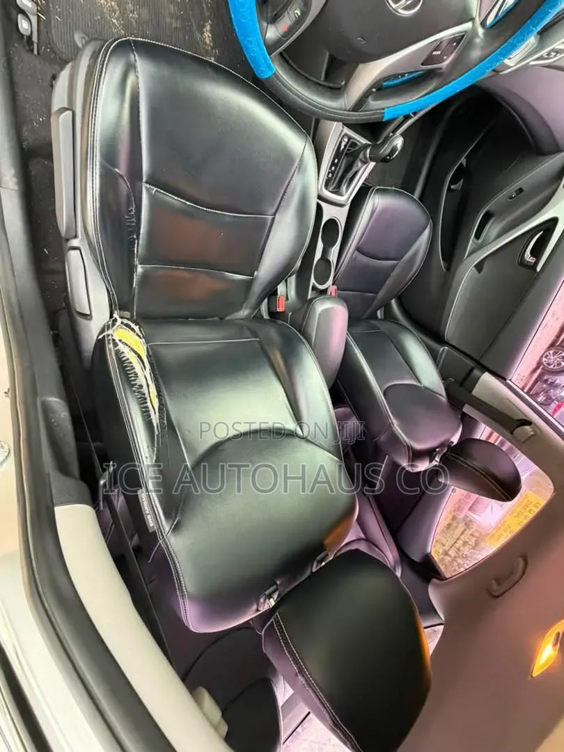 Hyundai Avante 2015 Silver