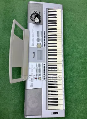 Yamaha Piano DGX 205