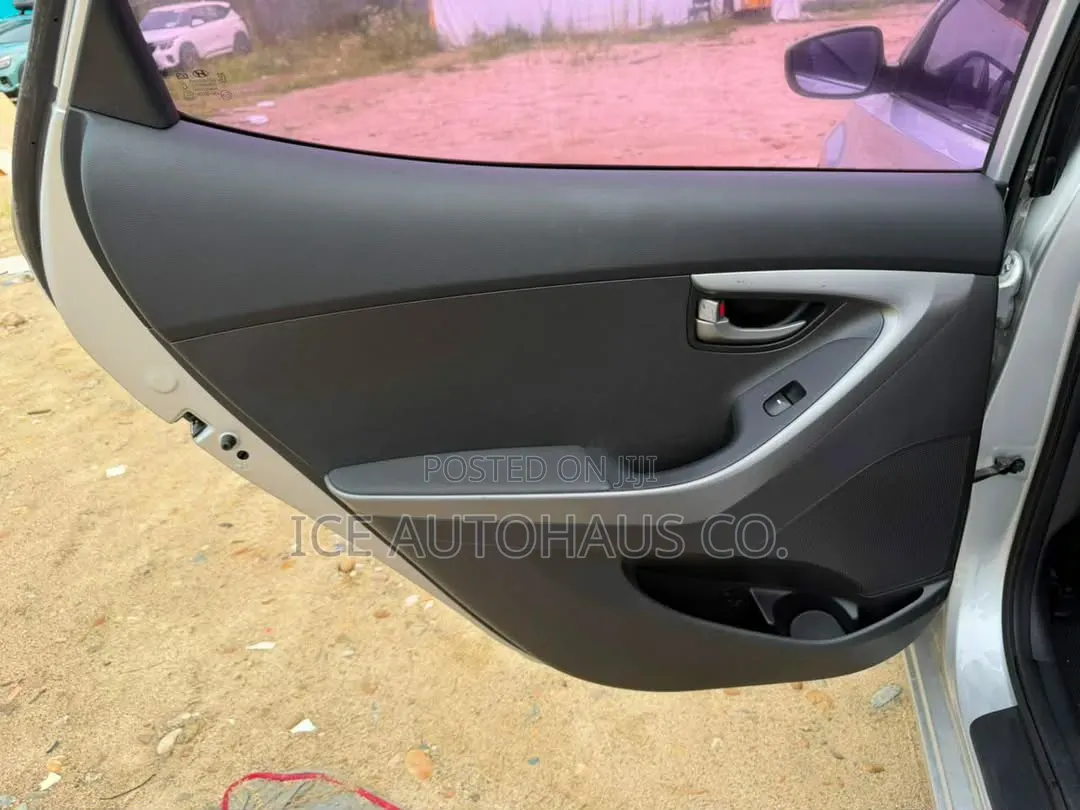 Hyundai Avante 2015 Silver