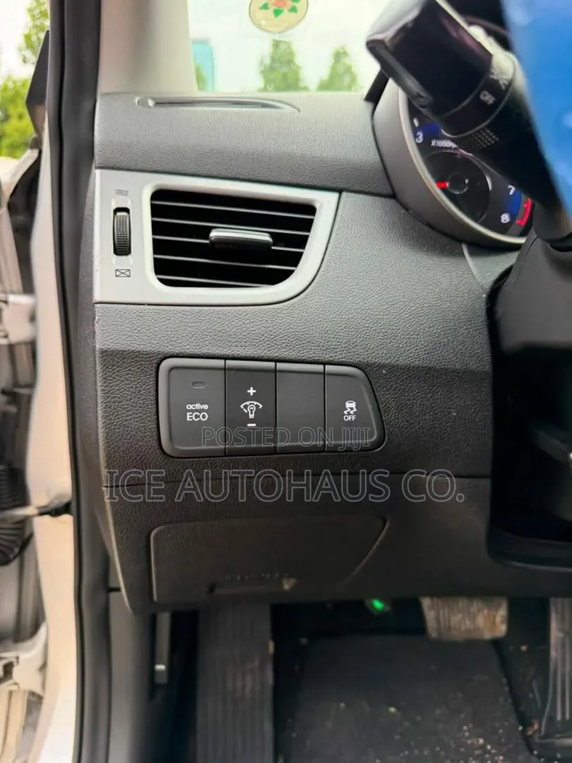 Hyundai Avante 2015 Silver