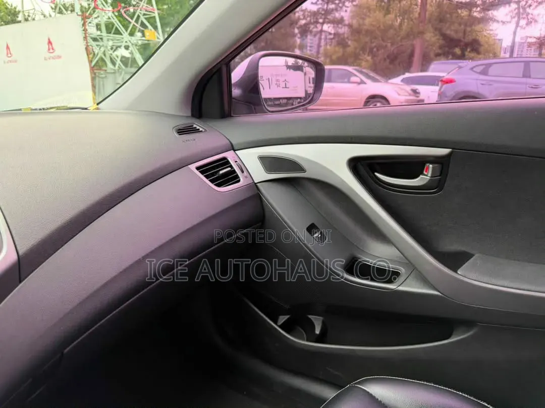 Hyundai Avante 2015 Silver
