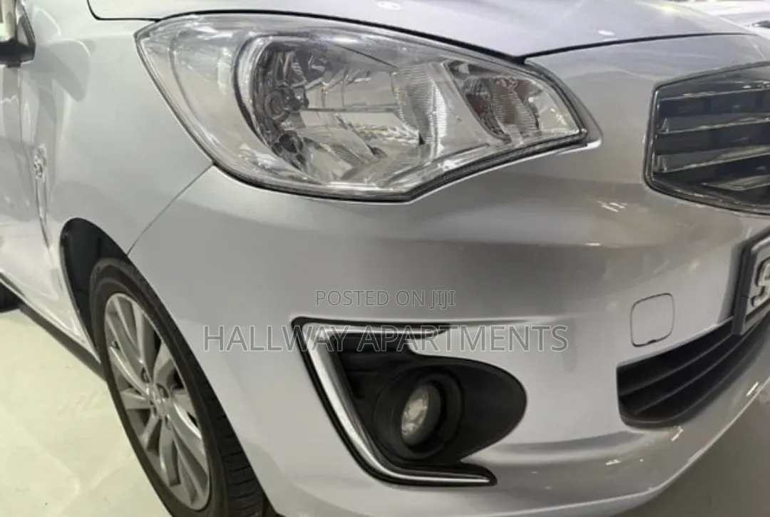 Mitsubishi Attrage 2016 Silver