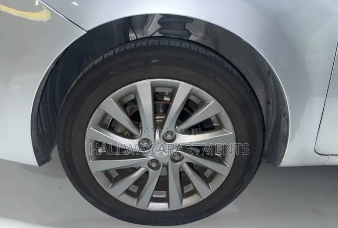 Mitsubishi Attrage 2016 Silver