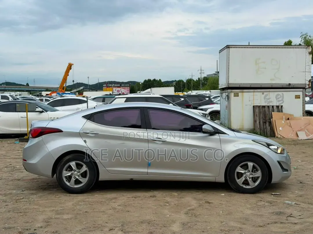 Hyundai Avante 2015 Silver