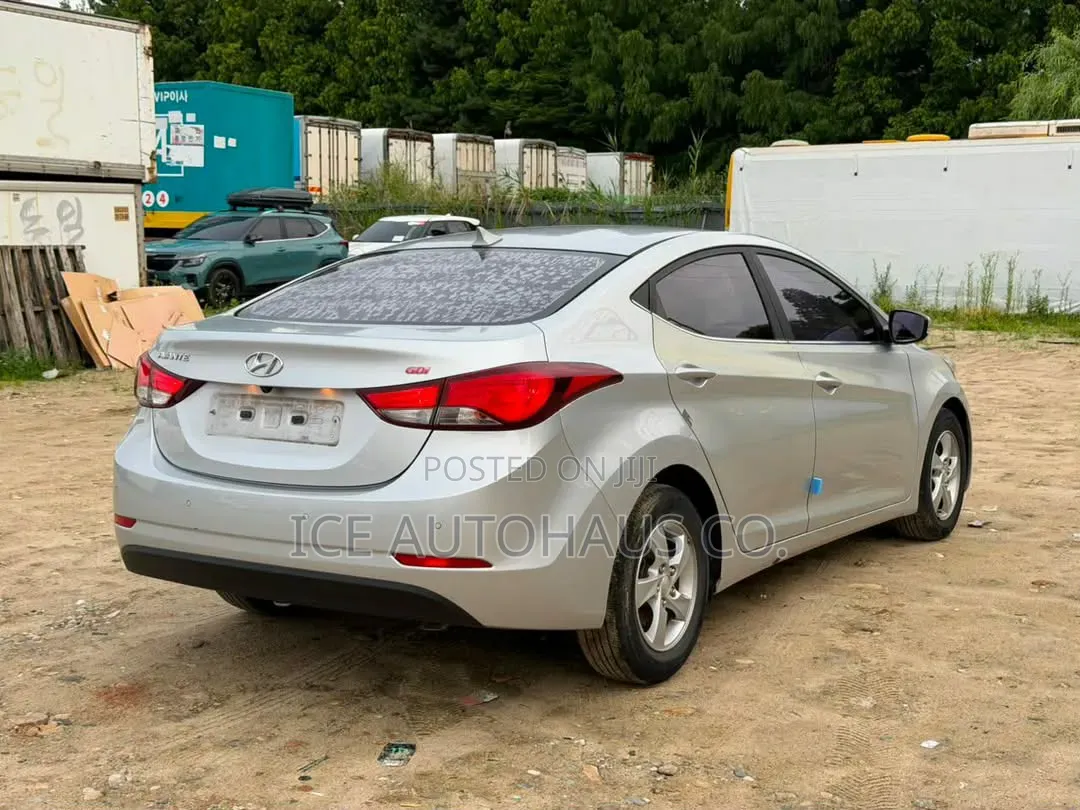 Hyundai Avante 2015 Silver