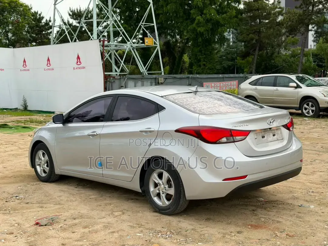 Hyundai Avante 2015 Silver