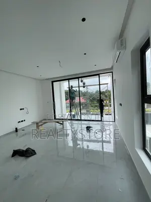 4bdrm House in Acp, Accra Metropolitan for sale