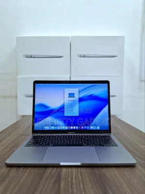 Laptop Apple MacBook Pro 2017 16GB Intel Core i5 SSD 256GB