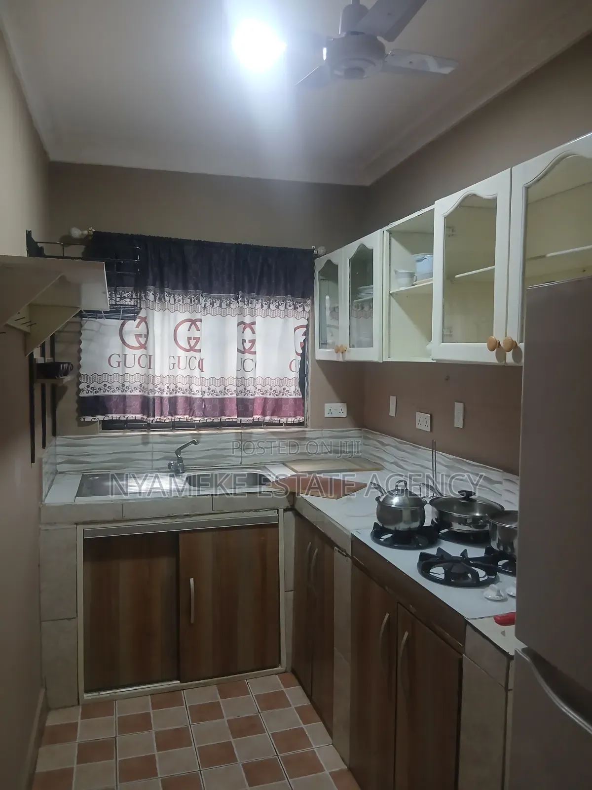 Furnished 2bdrm Apartment in Exhibition for rent