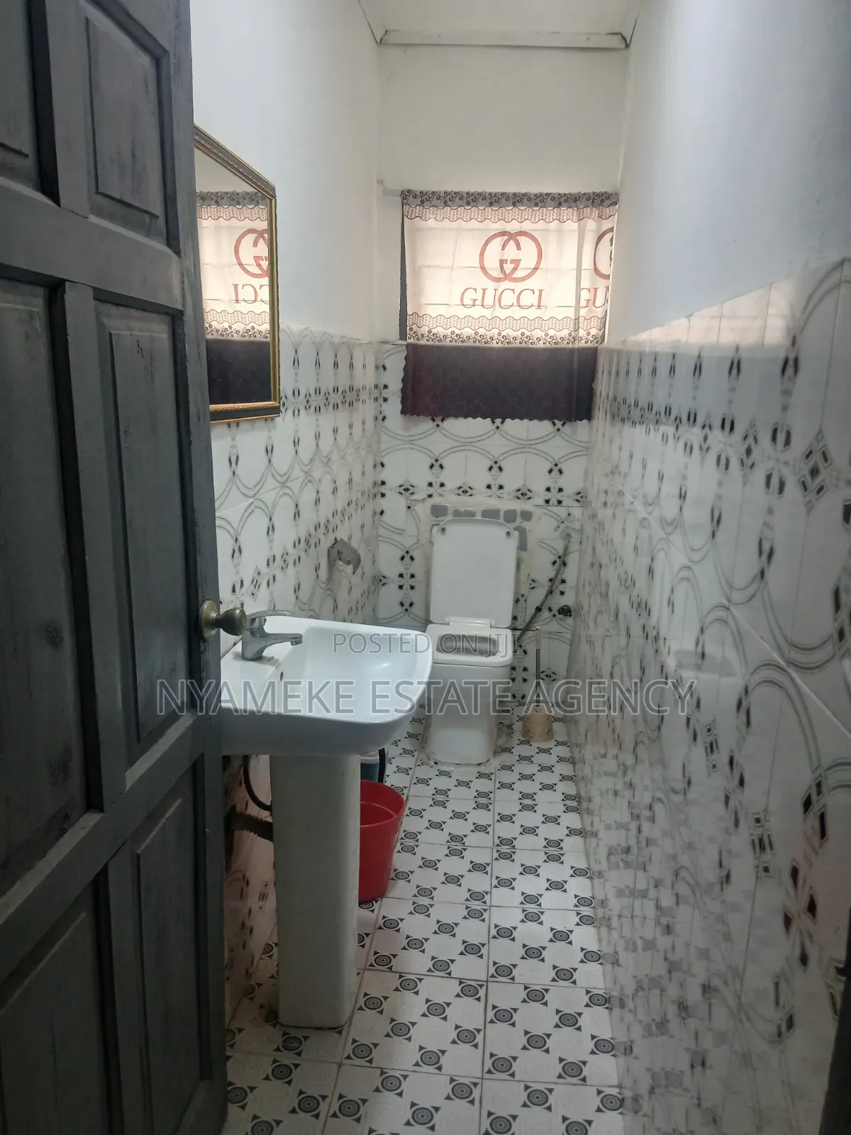 Furnished 2bdrm Apartment in Exhibition for rent