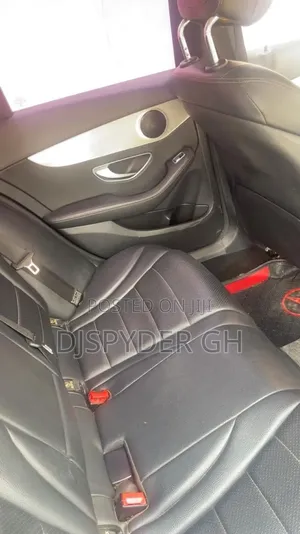 Mercedes-Benz C300 2017 Silver
