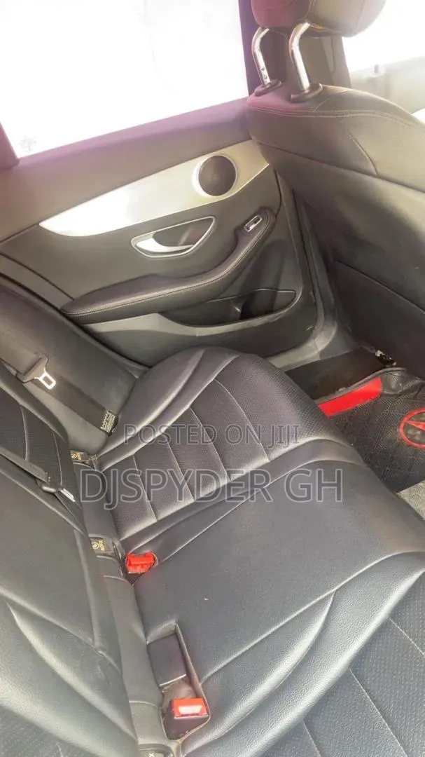 Mercedes-Benz C300 2017 Silver