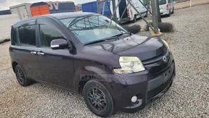 Toyota Sienta 2015 Gray