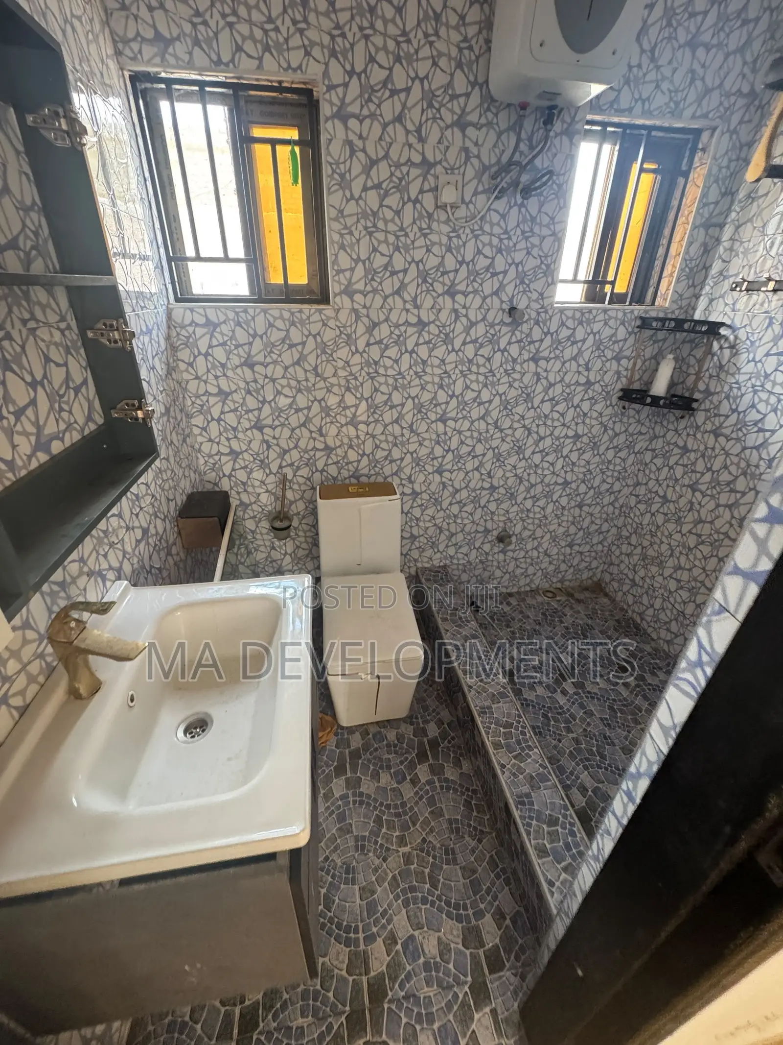 1bdrm Apartment in Madev Realty, Ofankor for rent