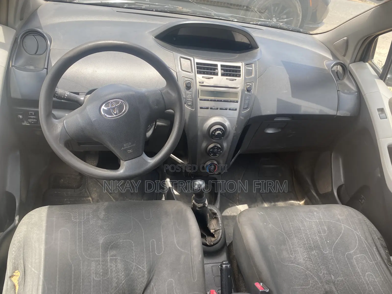 Toyota Yaris Base Hatchback 3dr 2010 Gray