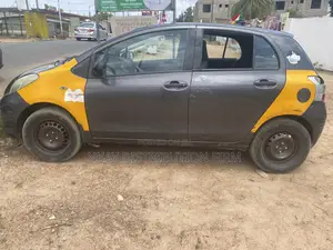 Toyota Yaris Base Hatchback 3dr 2010 Gray