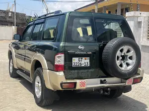 Nissan Patrol 3.0 GRX 2008 Green