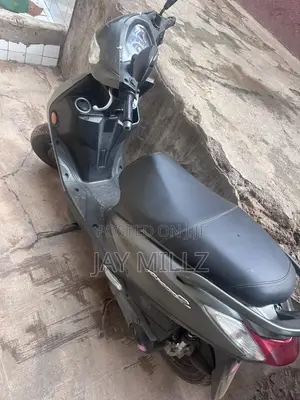 Yamaha 2011 Gray