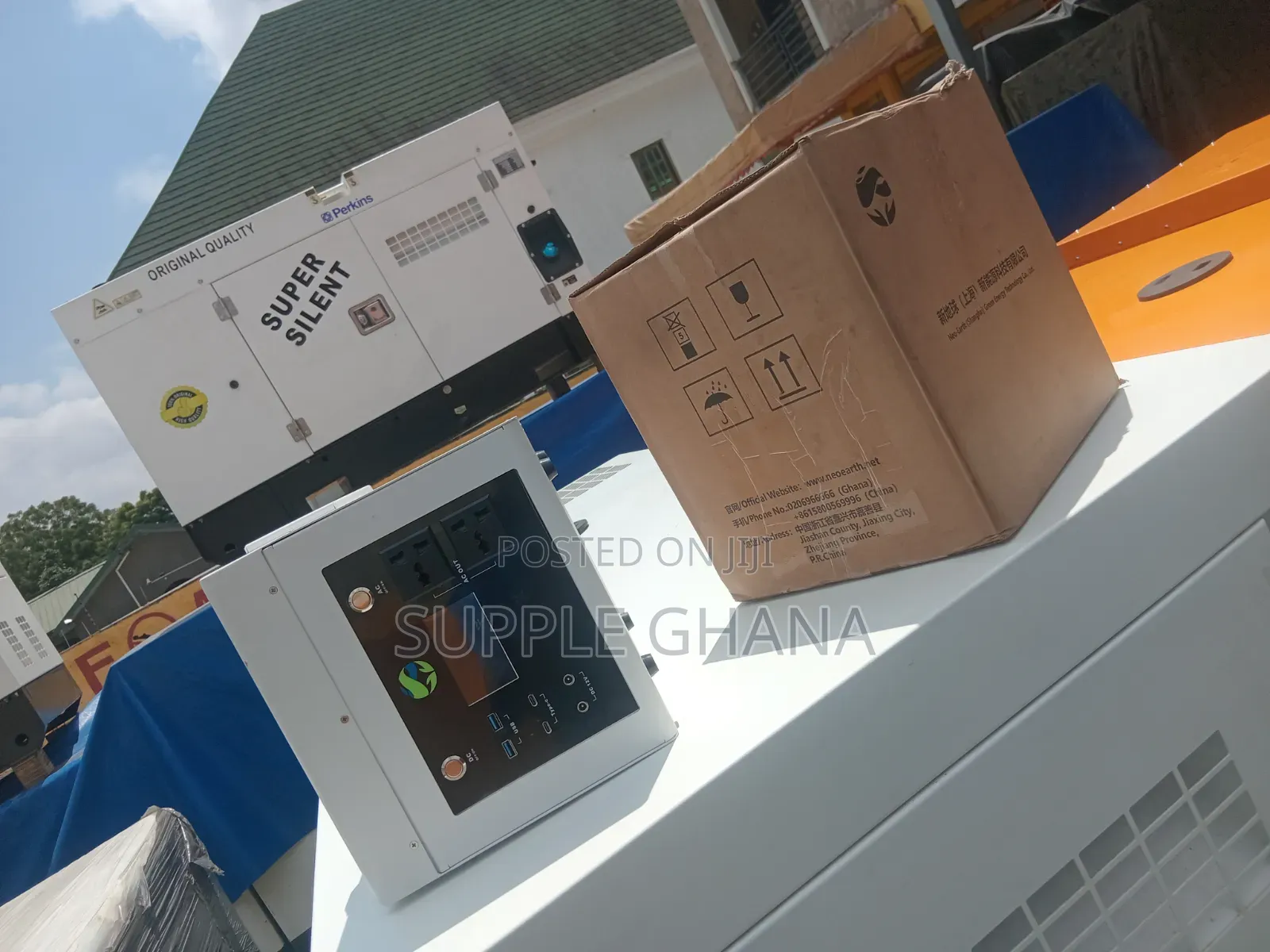NEO_EARTH 1000W Portable Power Station for Home and Business