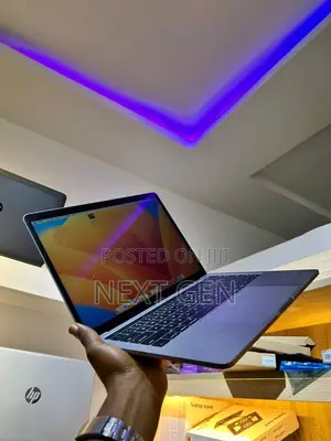 Laptop Apple MacBook Pro 2017 16GB Intel Core i5 SSD 512GB