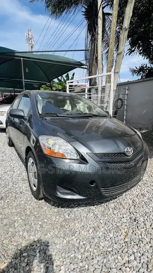 Toyota Yaris 2012 Gray