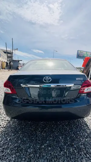 Toyota Yaris 2012 Gray